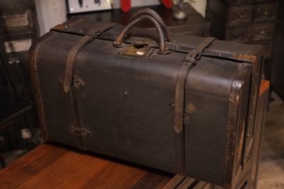 malle de voyage ancienne